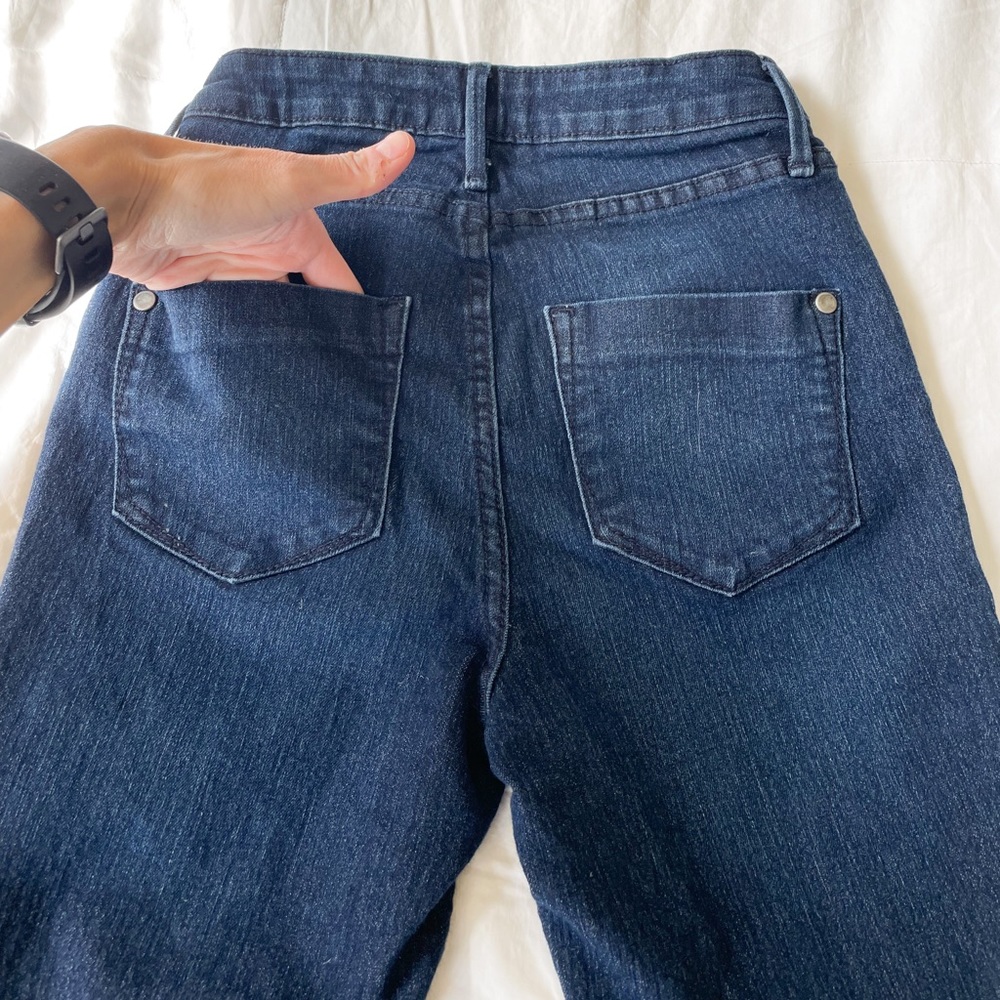 Jeans - Picture 8 of 9